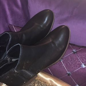 Lucky Brand Zip Ankle Bootie🥾